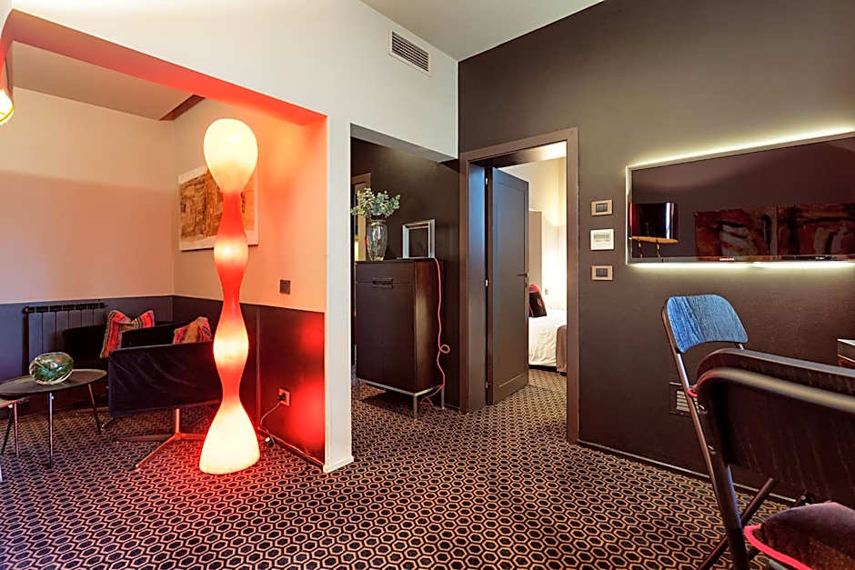 Charming House Iqs