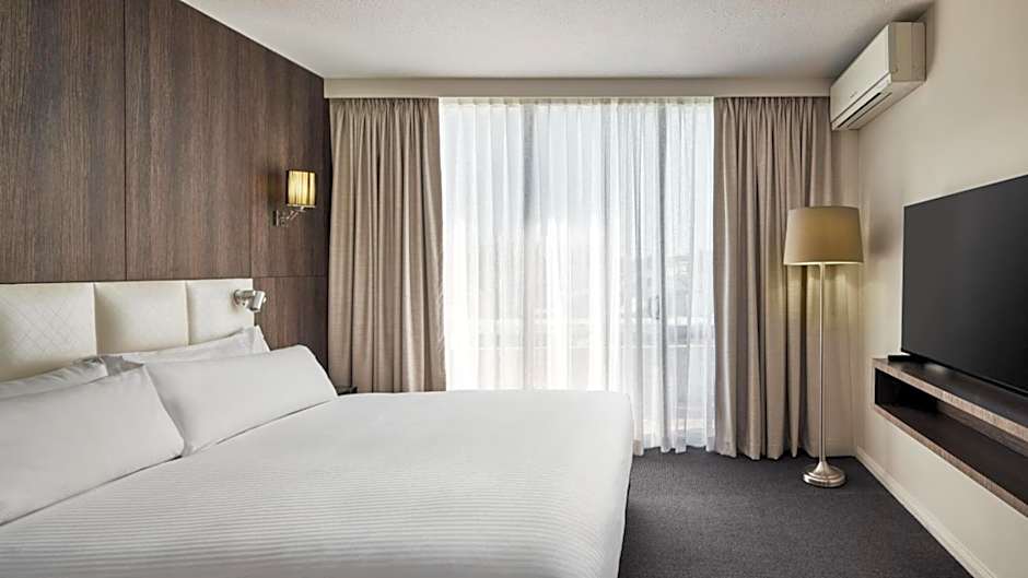 Holiday Inn Warwick Farm By IHG