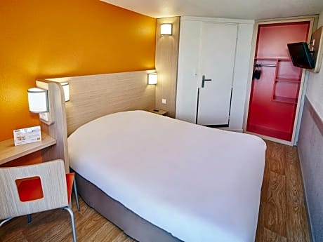 Double Room with 1 Double Bed