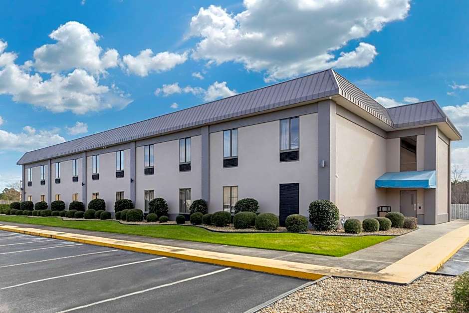 Econo Lodge At The University