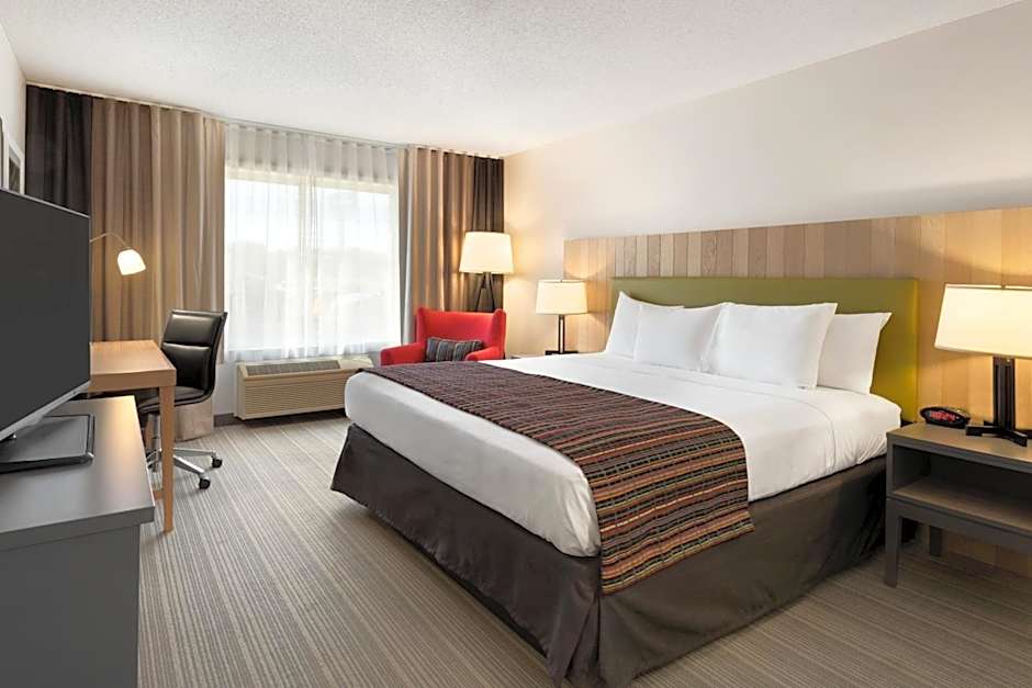 Country Inn & Suites by Radisson, Chippewa Falls, WI