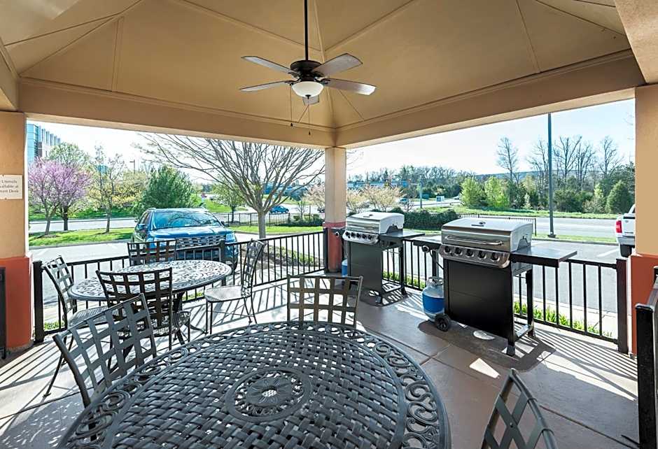 Candlewood Suites Sterling By IHG