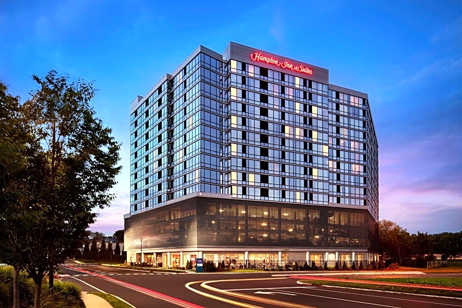 Hampton Inn By Hilton & Suites Teaneck/Glenpointe