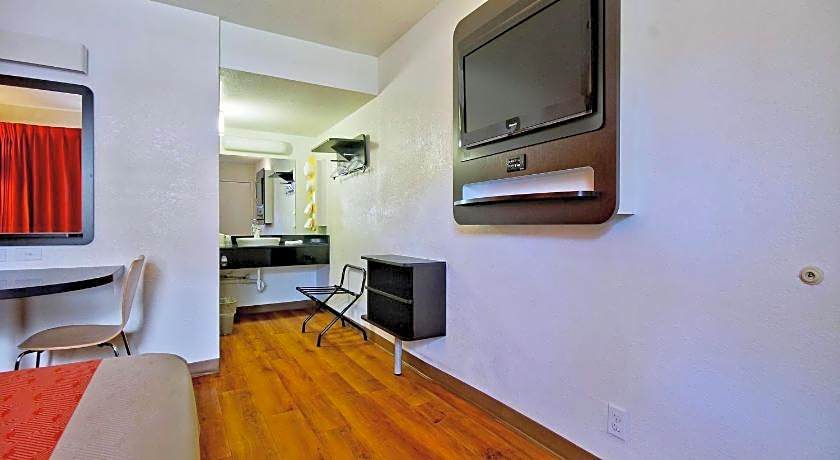 Motel 6 Dania Beach, FL
