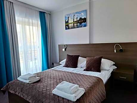 Single Room in Hotel Zamkowy (BUILDING NEXT TO THE CASTLE)