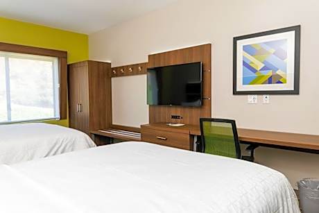 Queen Room with Two Queen Beds - Hearing Accessible/Non-Smoking