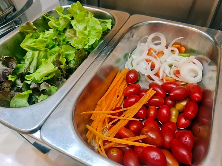 NORN Canalside Bangkok Hotel โรงแรมนอนริมคลอง