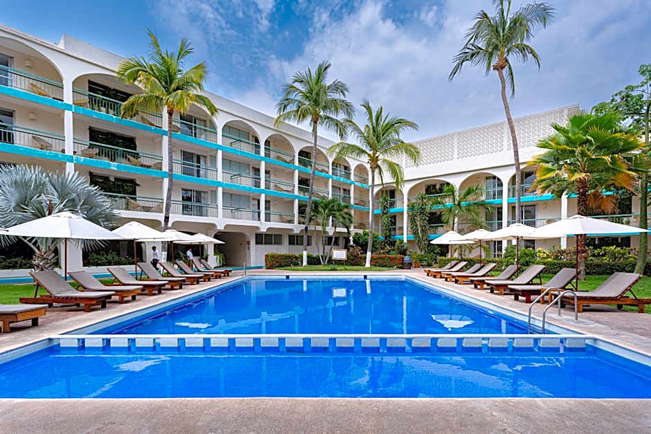 Hotel & Suites Villasol