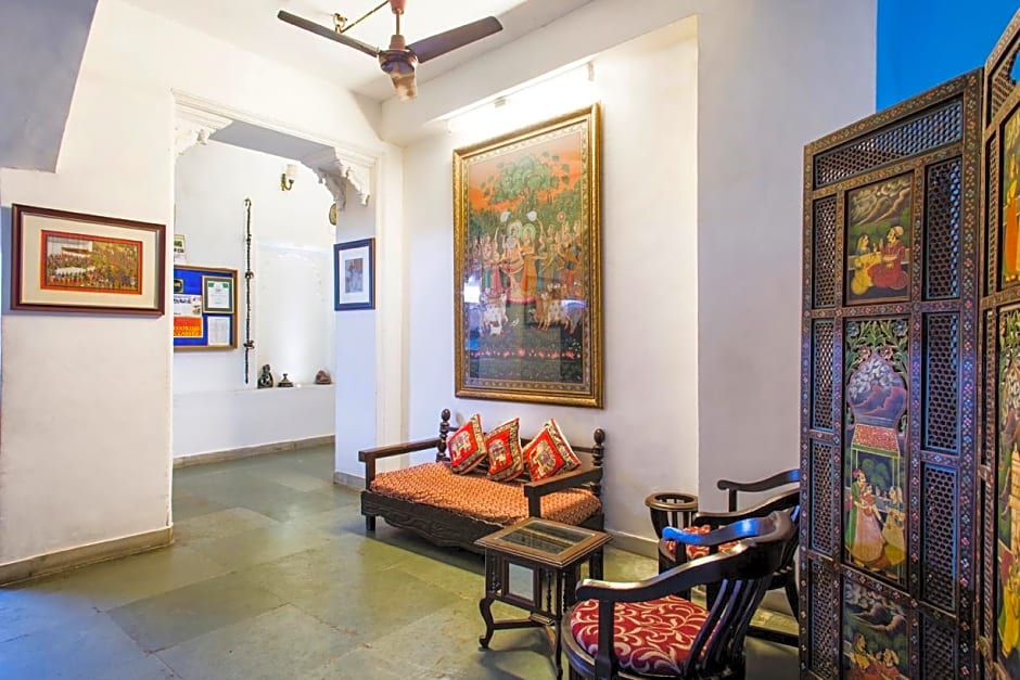 Hotel Devraj Niwas on Lake Pichola Udaipur