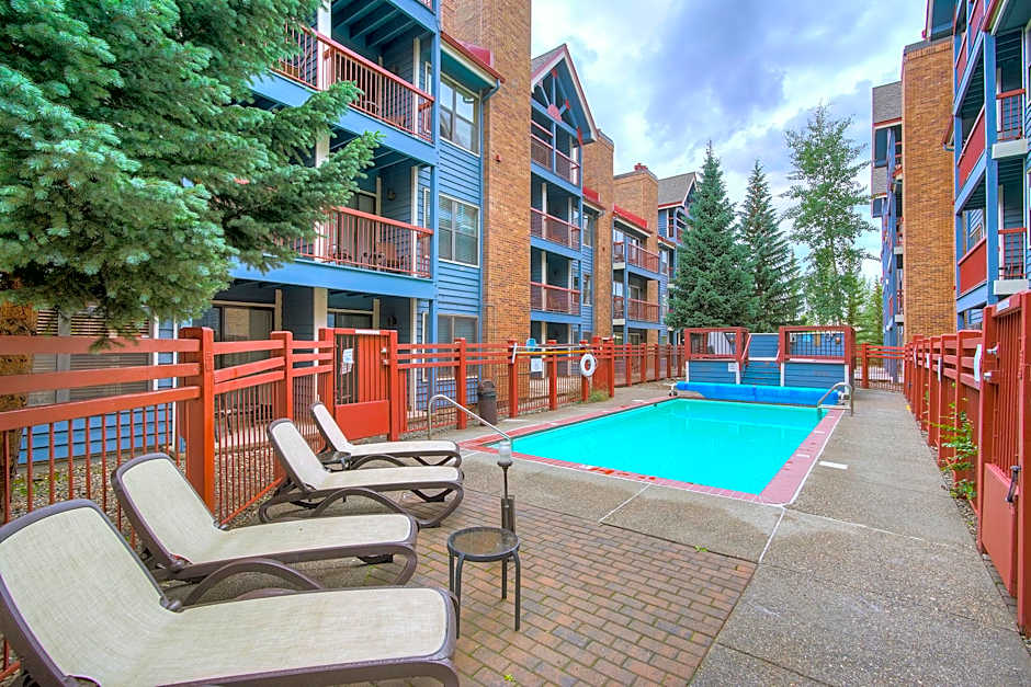 River Mountain Lodge