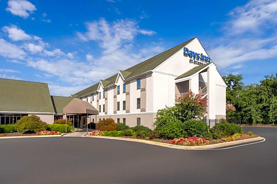 Days Inn by Wyndham Lanham Washington DC