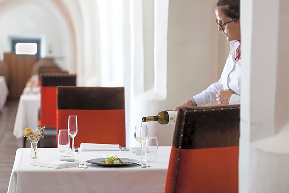 Convento do Espinheiro, Historic Hotel & Spa