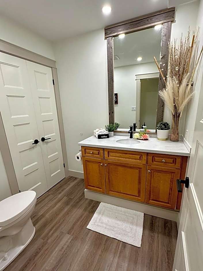 Beautiful tranquil centrally located condo