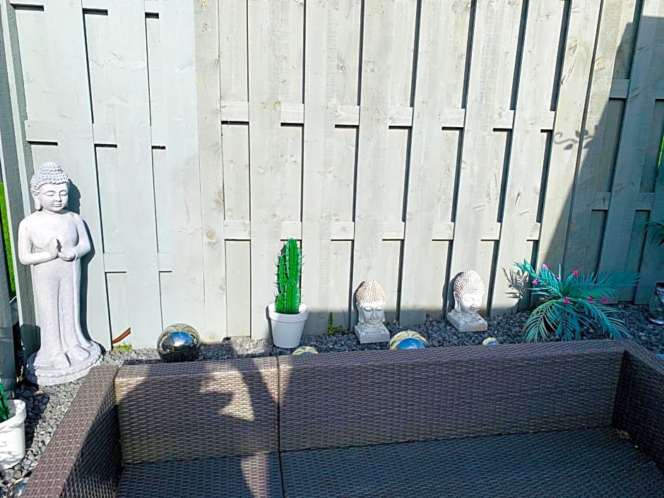 Nicolas Devon air bed and breakfast