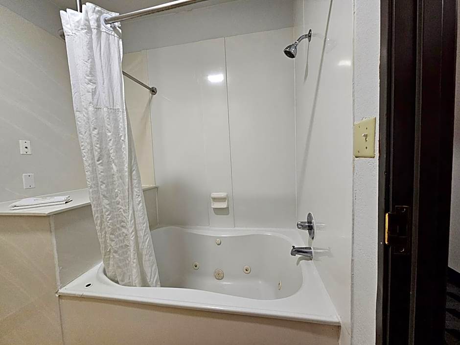 Quality Inn & Suites DFW Airport South