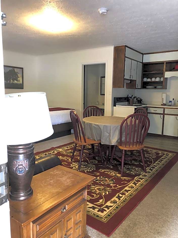 Cardinal Inn