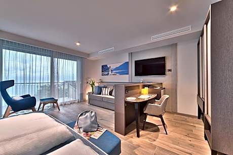 Premium Double Room with Balcony and Partial Lake View