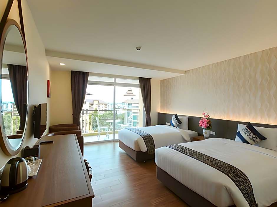 Crystal Palace Luxury Hotel Pattaya