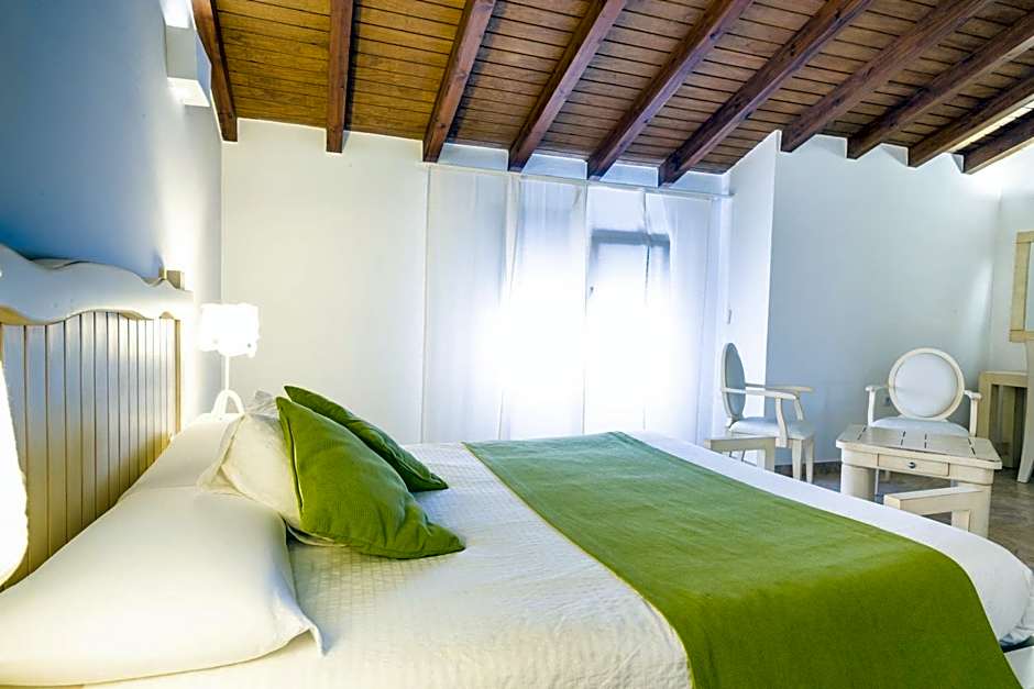 AROHAZ Hotel & Restaurante