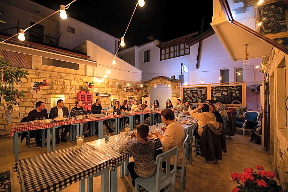 Monat Otel Alaçatı