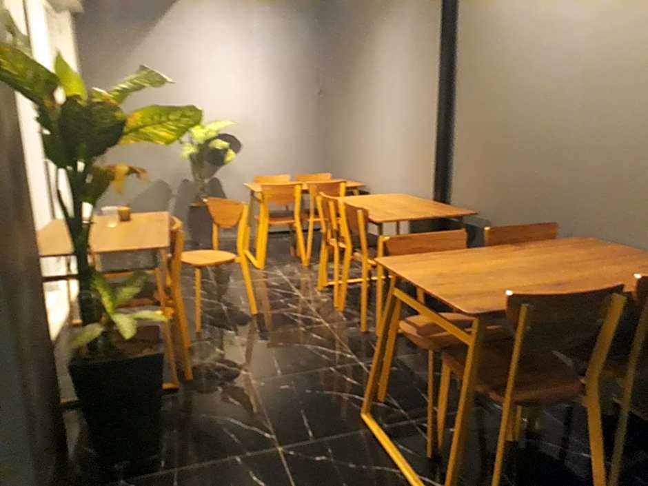 Grand Plaza Boutique Hotel