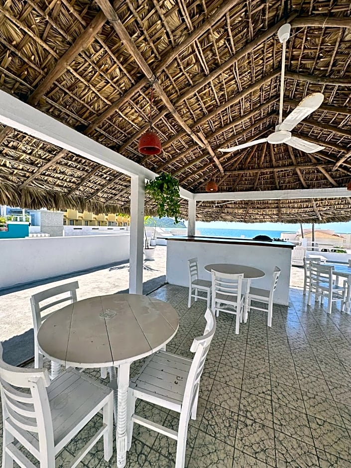 Creta Hotel & Suites