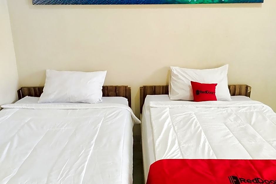 RedDoorz Syariah @ Shakira Alesha Enggal