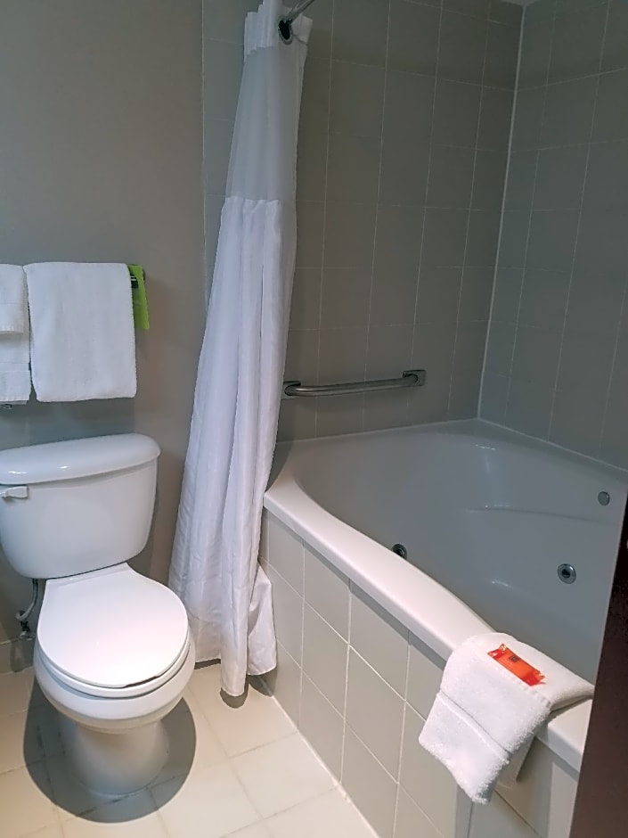 Radisson Hotel Detroit Farmington Hills – Farmington Hills, MI