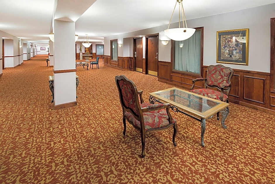 Quality Inn & Suites Cincinnati I-275