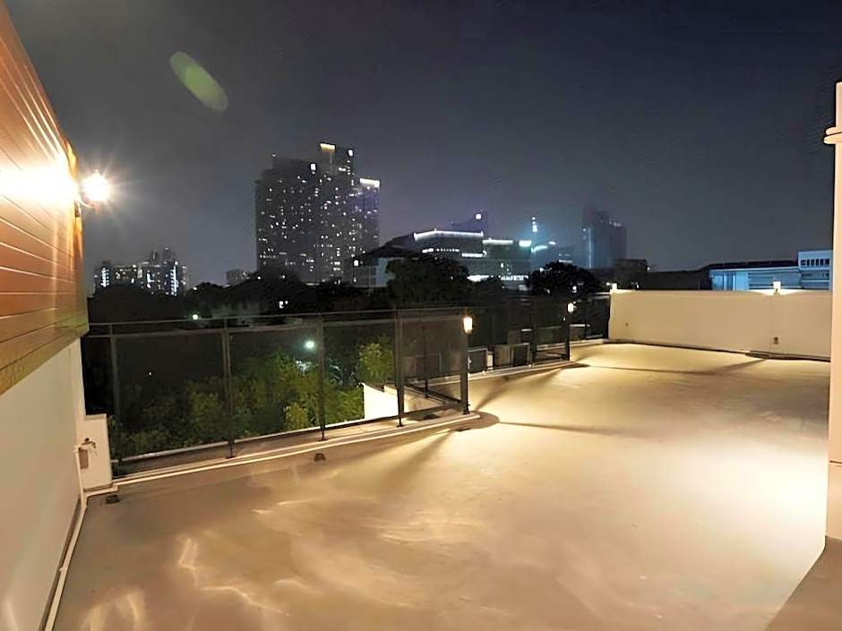 ZEN MASTER HOTEL