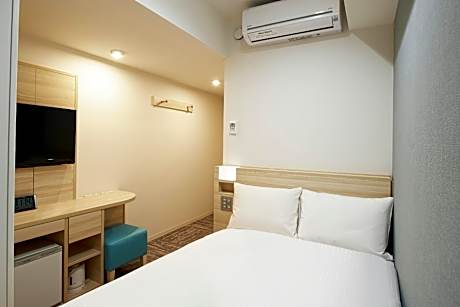 Semi Double Room - Non-Smoking