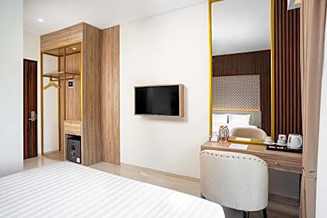 Deluxe Double Room with Balcony