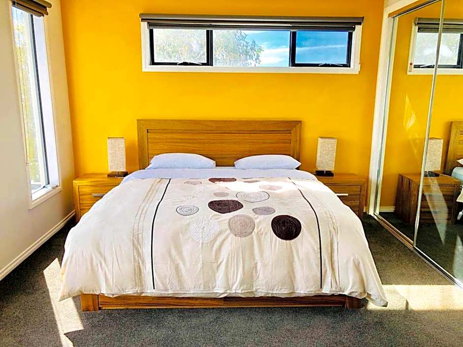 Apollo Bay Seal Apartments