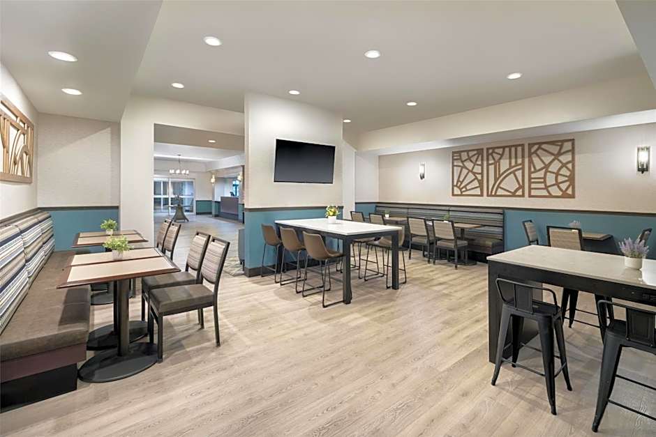 Best Western Plus Frontier Inn