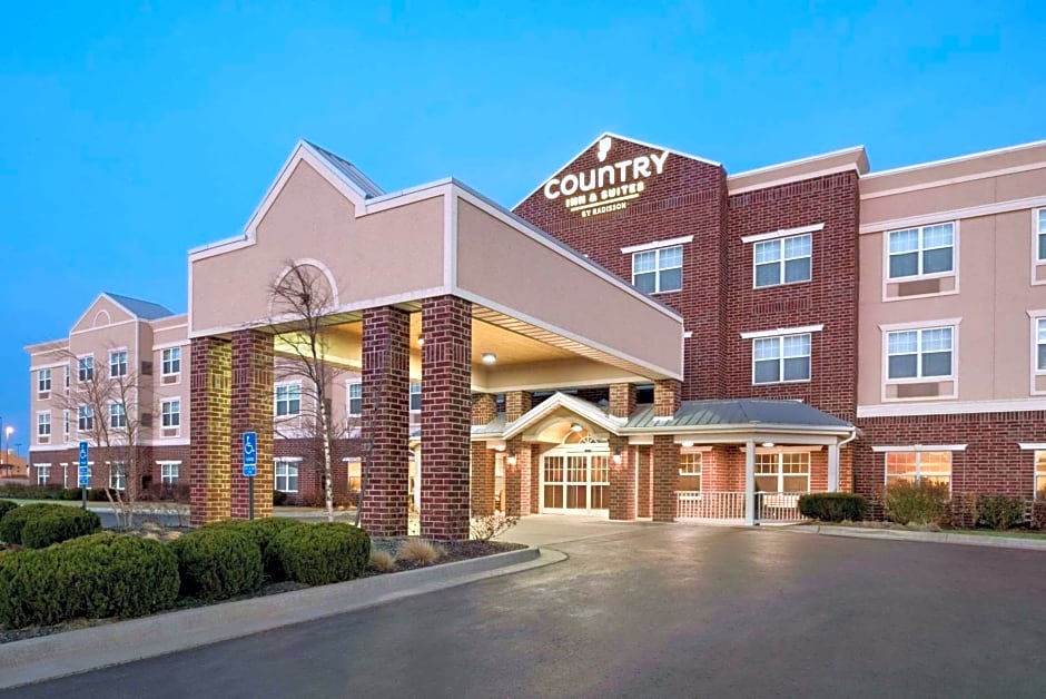 Country Inn & Suites by Radisson, Kansas City at Village West, KS