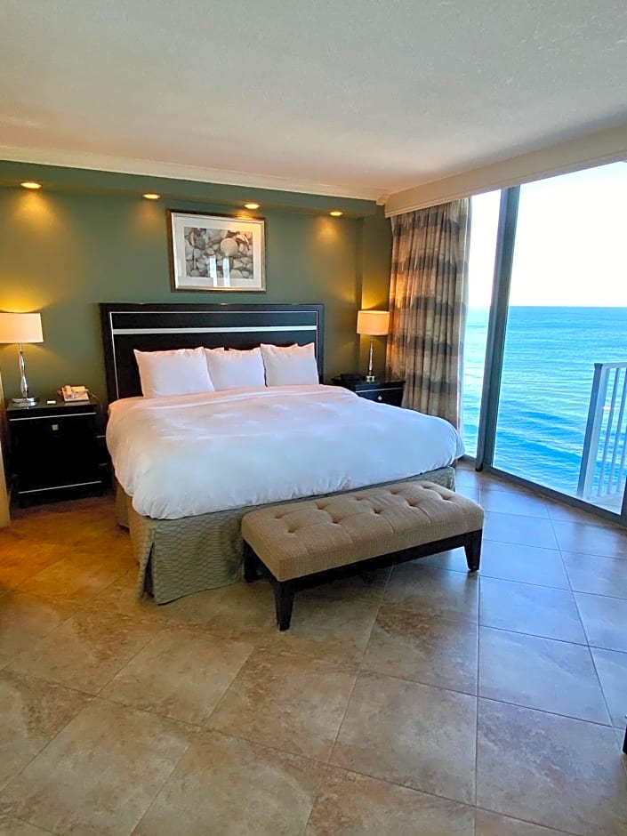 Radisson Suite Hotel Oceanfront