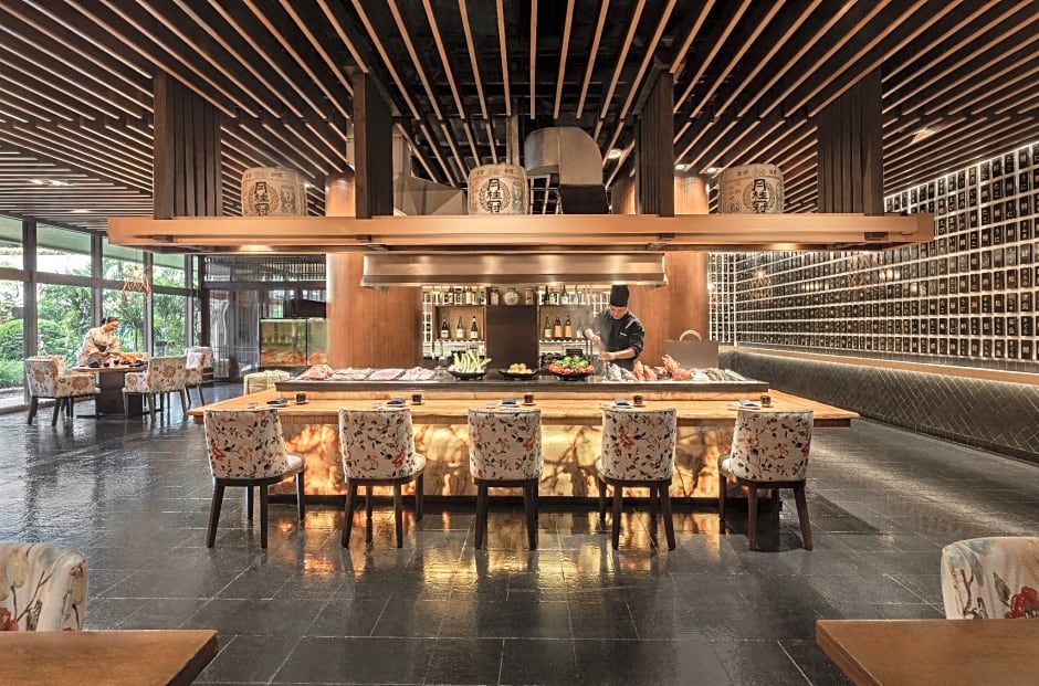 Dusit Thani Manila Hotel