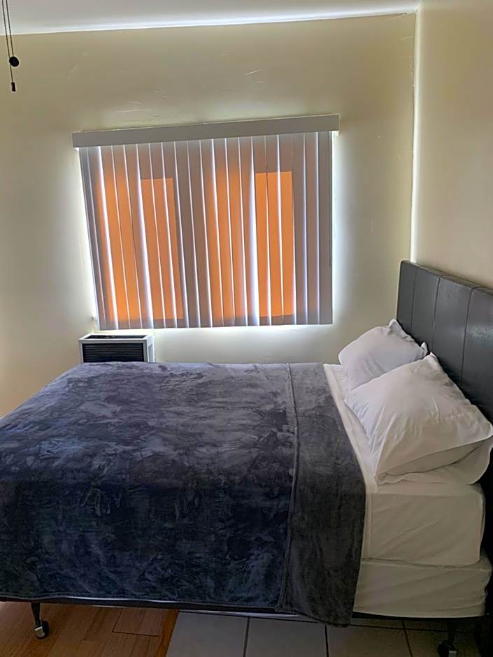 Pads on Pasadena Ave