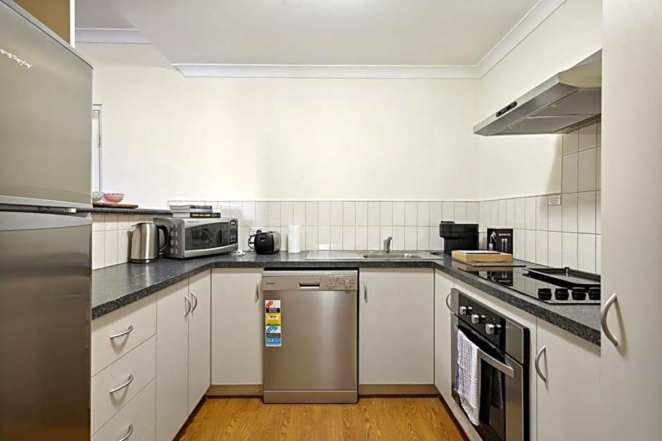 2BDR 1BTH 1PRK - Northbridge Magic