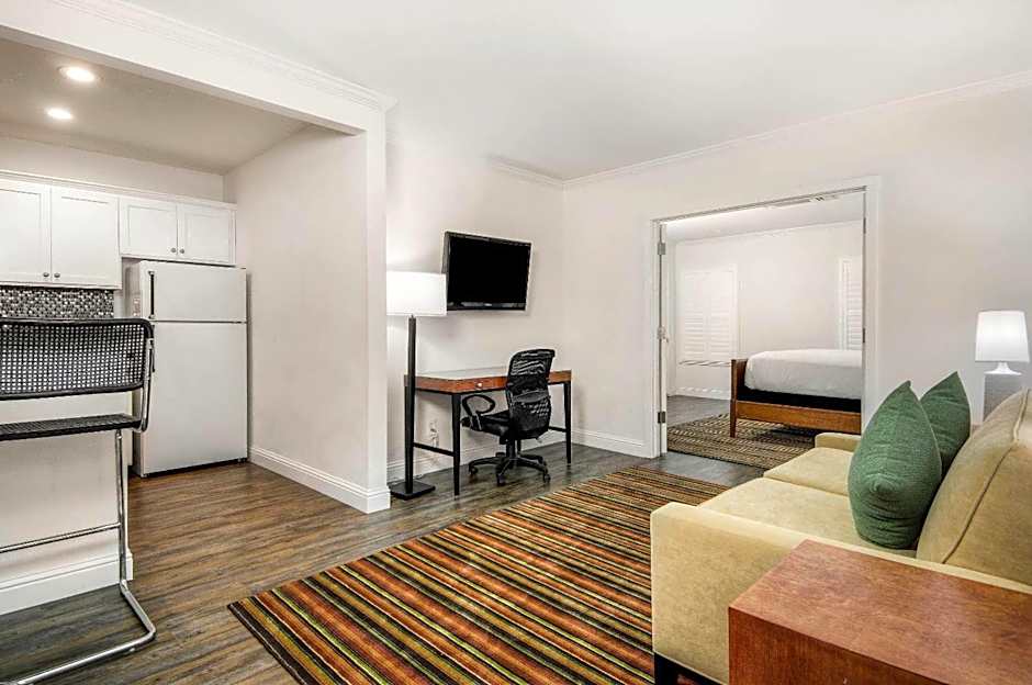 Aggie Inn, an Ascend Collection Hotel