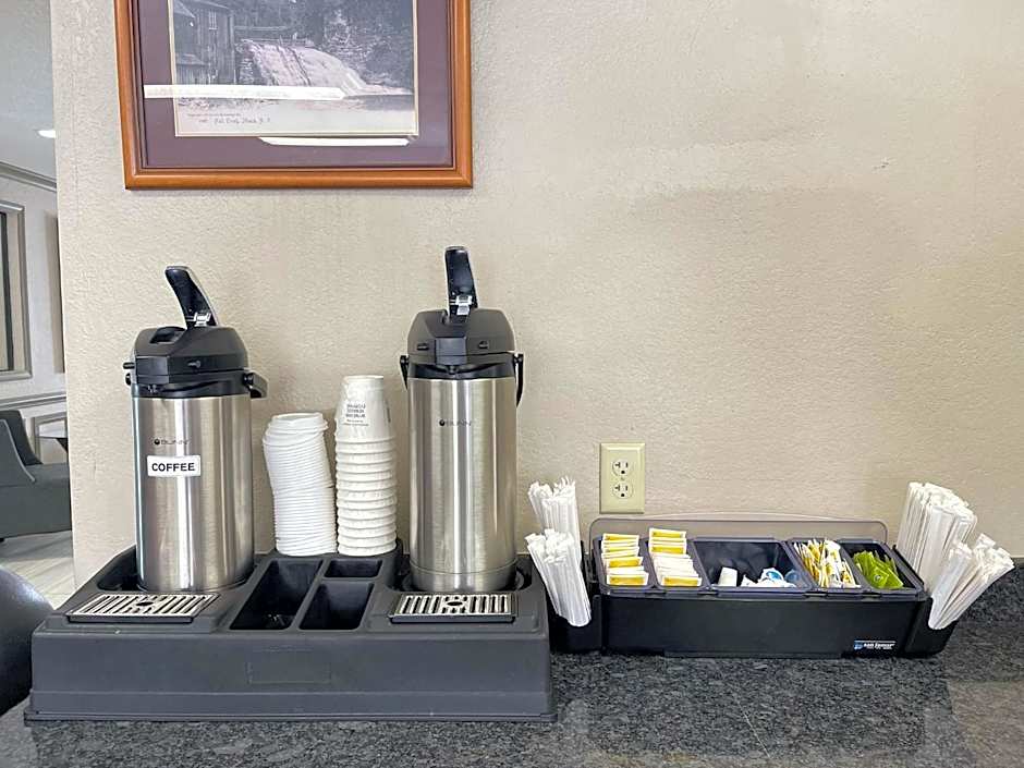 Super 8 by Wyndham Ithaca