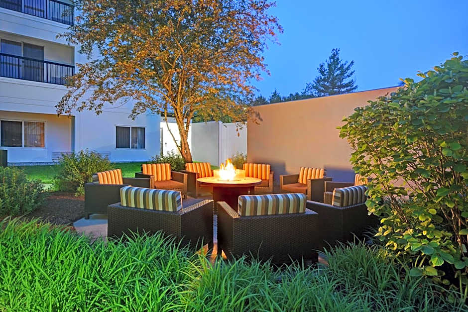 Courtyard by Marriott Boston Raynham