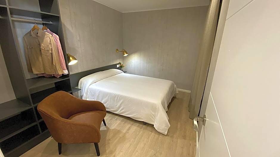 Hotel Selwo Lodge - Animal Park Tickets Included