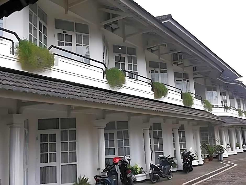 Urbanview Hotel Crown Tasikmalaya by RedDoorz