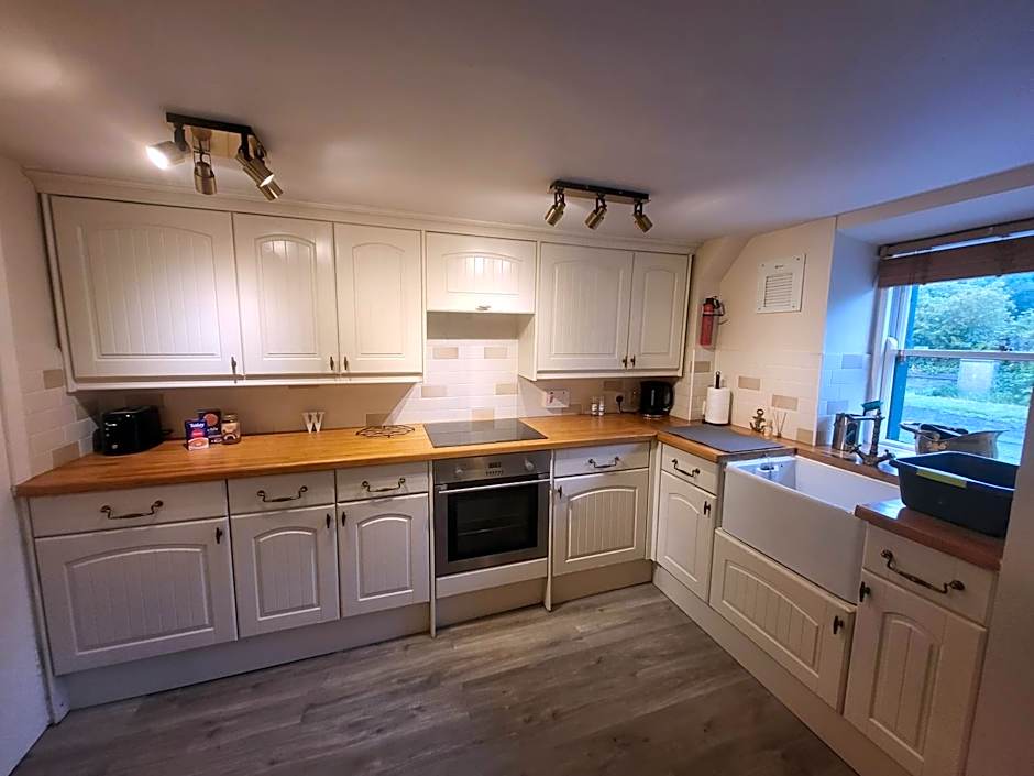 THE Waterloo Arms Hotel