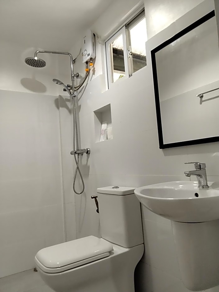 Moalboal Beach Front Hotel