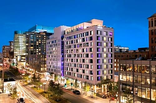 YOTEL Boston