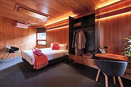 Pavilion Orchard Room