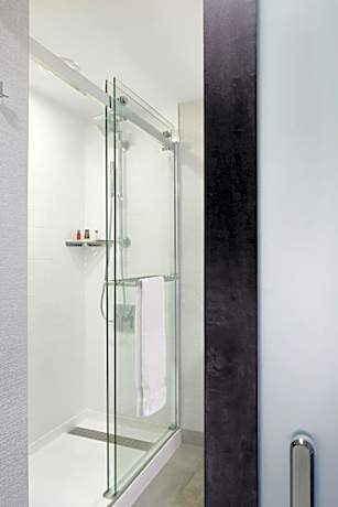 M Club lounge access, Guest room, 2 Double, High floor