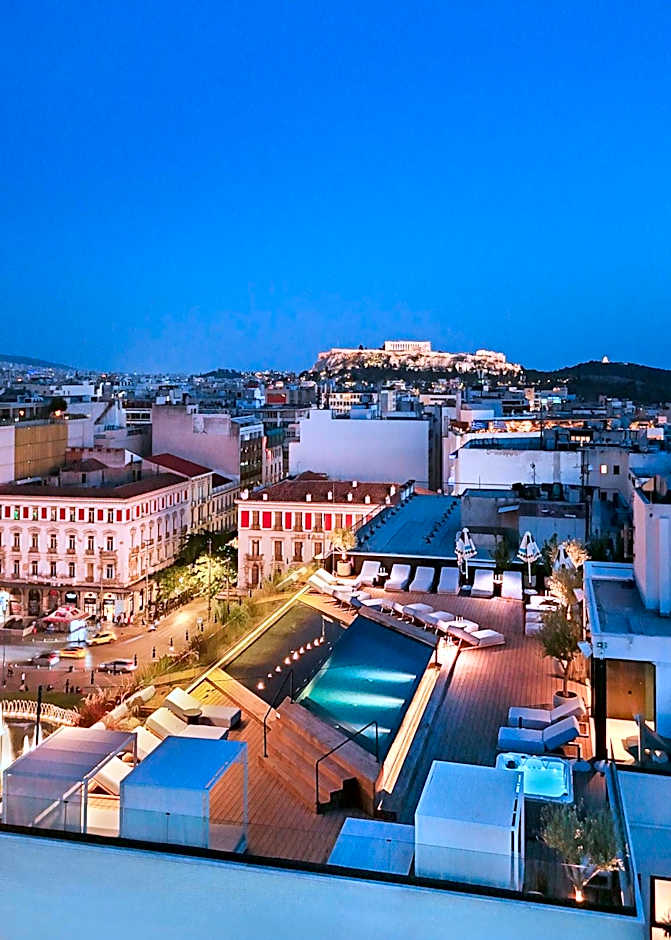 Skylark, Aluma Hotel & Resort